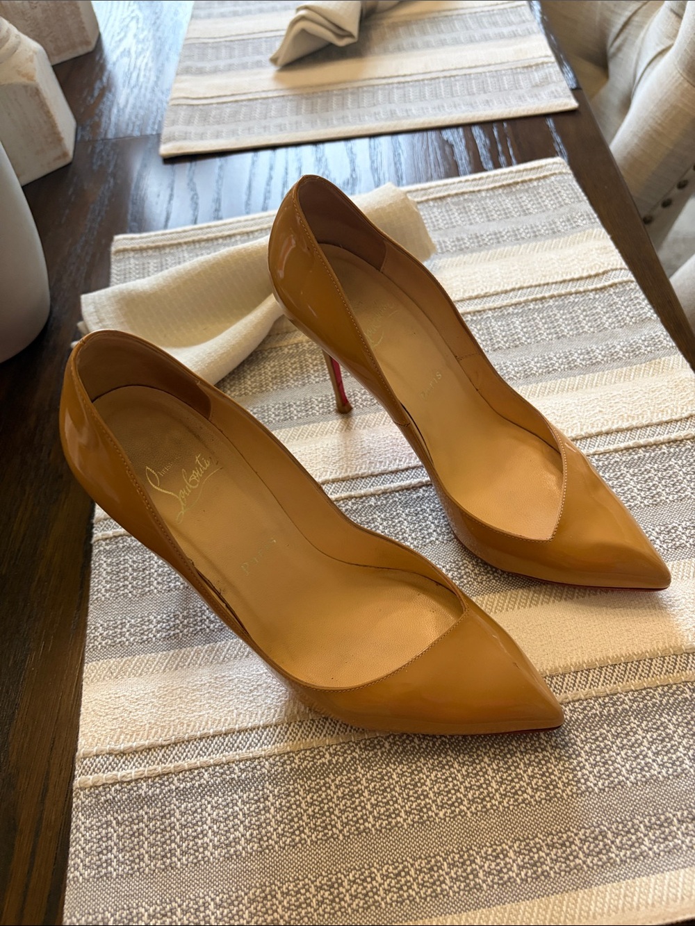 Christian Louboutin Camel Patent Pointed-Toe Stiletto Pumps with Red Soles 100mm - Picture 2 of 5